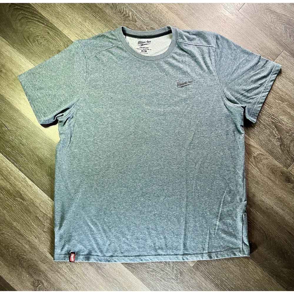 MILWAUKEE LOGO GRAPHIC T-SHIRT GRAY MENS 2XL EXCELLENT CONDITION